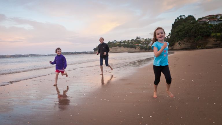 Kids%20at%20Red%20Beach%20in%20Auckland%2C%20New%20Zealand.jpg